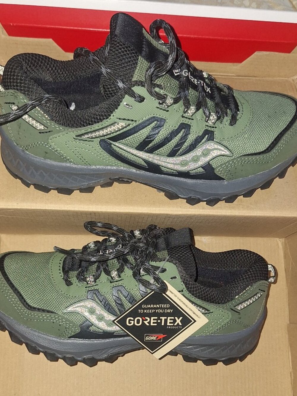 SAUCONY GORE-TEX TRAIL SHOES